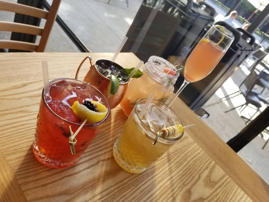 Spring Street Beer and Wine Garden | restaurant | 1920 Houston Ave, Houston, TX 77007, USA | 7134899340 OR +1 713-489-9340