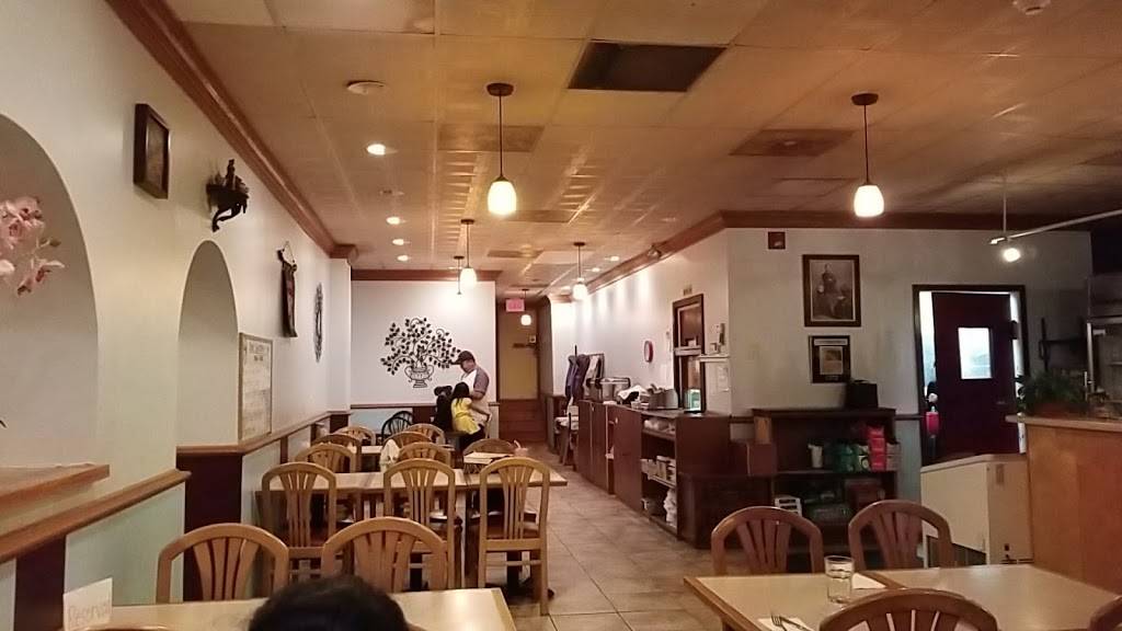 Pho And Thai | restaurant | 63 White St, Belmont, MA 02478, USA | 6174841118 OR +1 617-484-1118