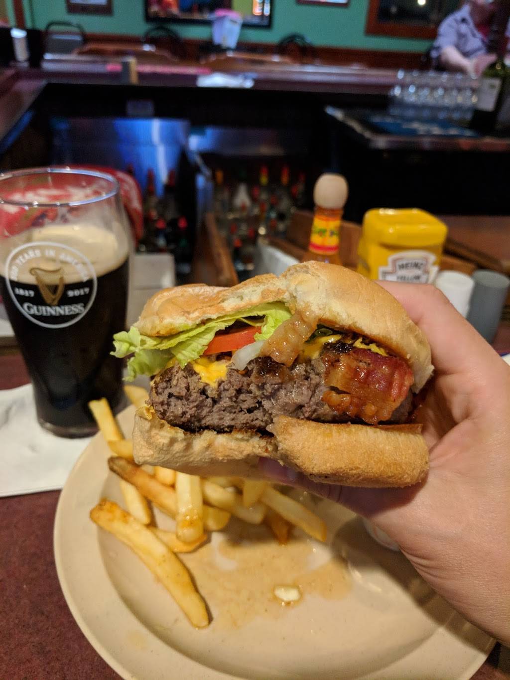 The Pig & Whistle | restaurant | 240 N Orlando Ave, Cocoa Beach, FL 32931, USA | 3217990724 OR +1 321-799-0724