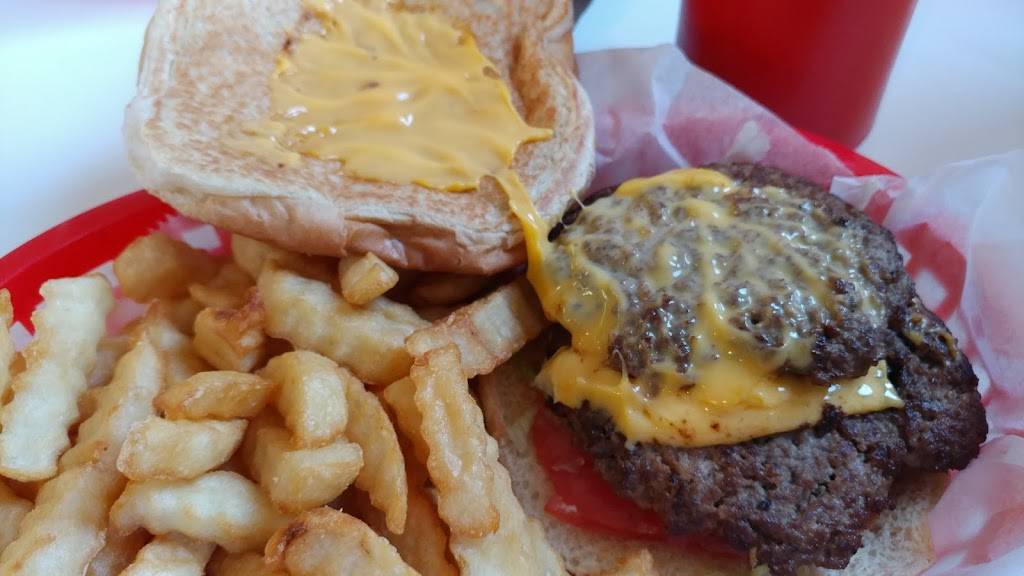 Chriss Drive In | restaurant | Siler City, NC 27344, USA | 9196632333 OR +1 919-663-2333