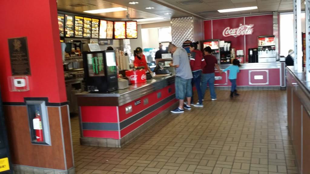 Carls Jr. | restaurant | 2590 S East Ave, Fresno, CA 93706, USA | 5592378113 OR +1 559-237-8113