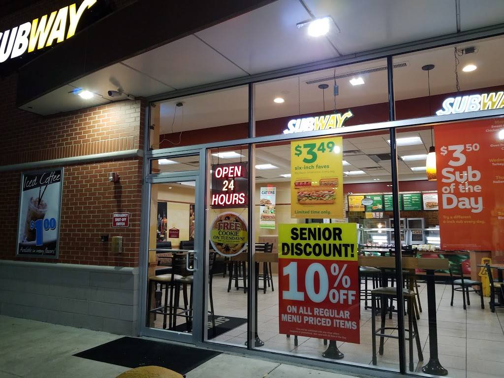 Subway Restaurants | restaurant | 9201 W Golf Rd, Des Plaines, IL 60016, USA | 8475445064 OR +1 847-544-5064
