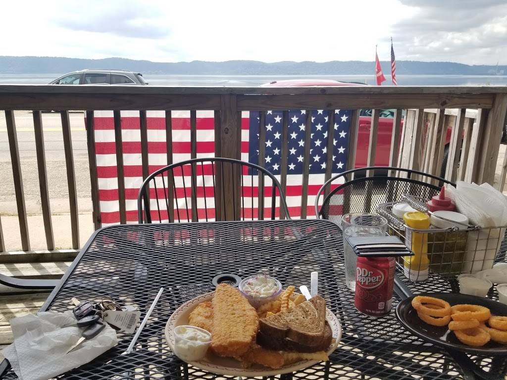 Wooden Nickel Saloon | restaurant | 136 Main St, Ferryville, WI 54628, USA | 6087343999 OR +1 608-734-3999