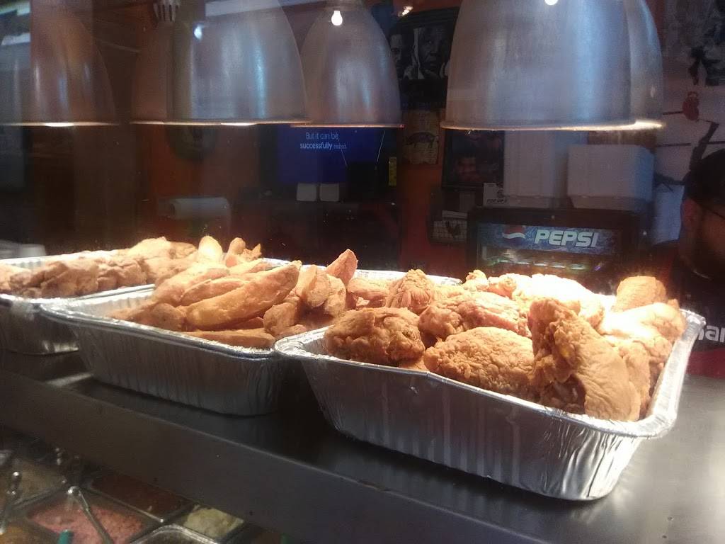 Sams Fast Food | restaurant | 2101 W Broadway, Louisville, KY 40211, USA | 5027081461 OR +1 502-708-1461