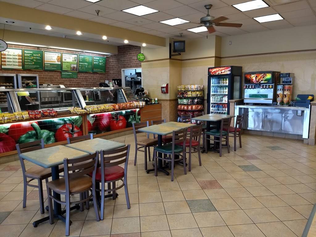 Subway Restaurants | restaurant | 817 E Bloomingdale Ave Unit 1017 Bloomingdale, Square, Brandon, FL 33511, USA | 8136856178 OR +1 813-685-6178