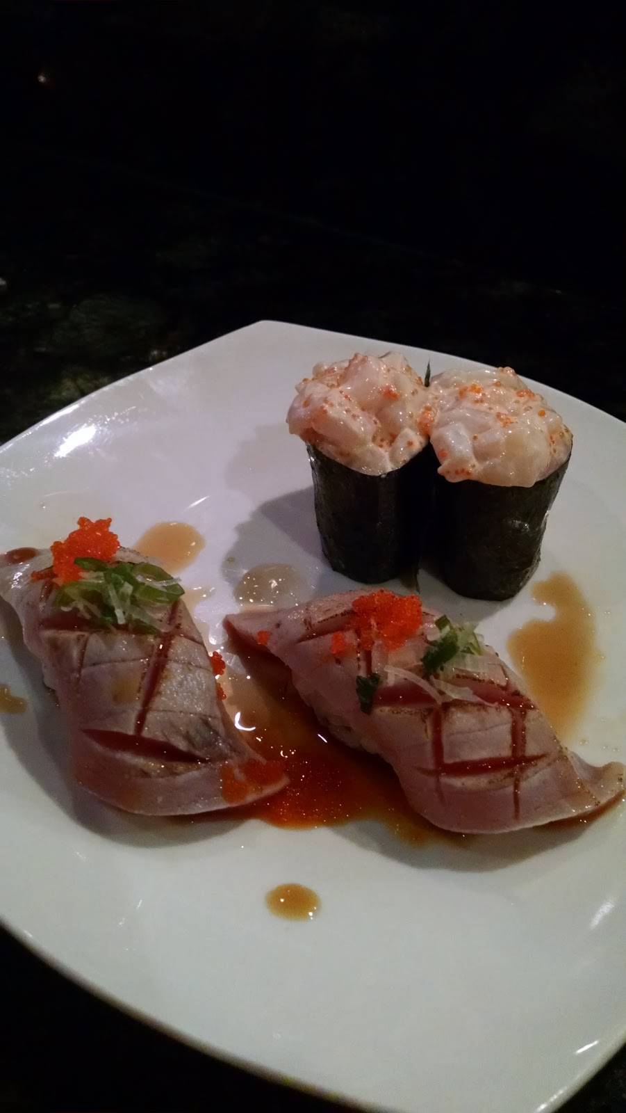 Fongs Sushi | restaurant | 15311 Amberly Dr, Tampa, FL 33647, USA | 8139773838 OR +1 813-977-3838