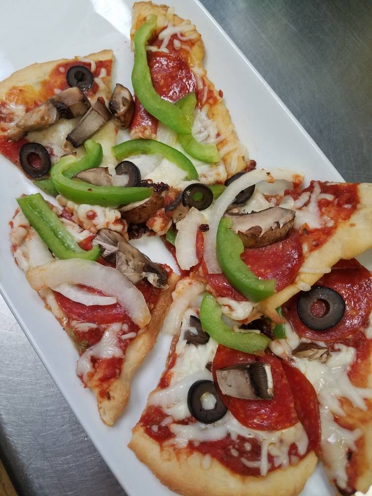 River road tavern | restaurant | 1556 N River Rd NE, Warren, OH 44483, USA | 3304695931 OR +1 330-469-5931