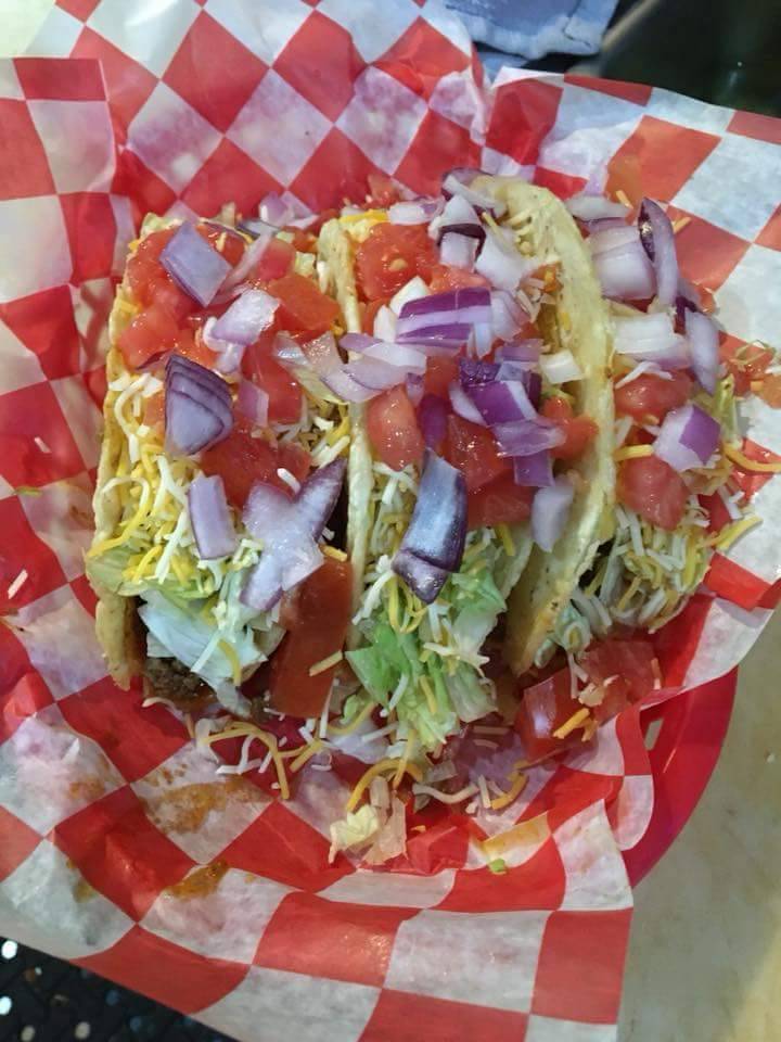 Jerods Bar & Grill | restaurant | 10 W Market St, Shannon, IL 61078, USA | 8158643440 OR +1 815-864-3440