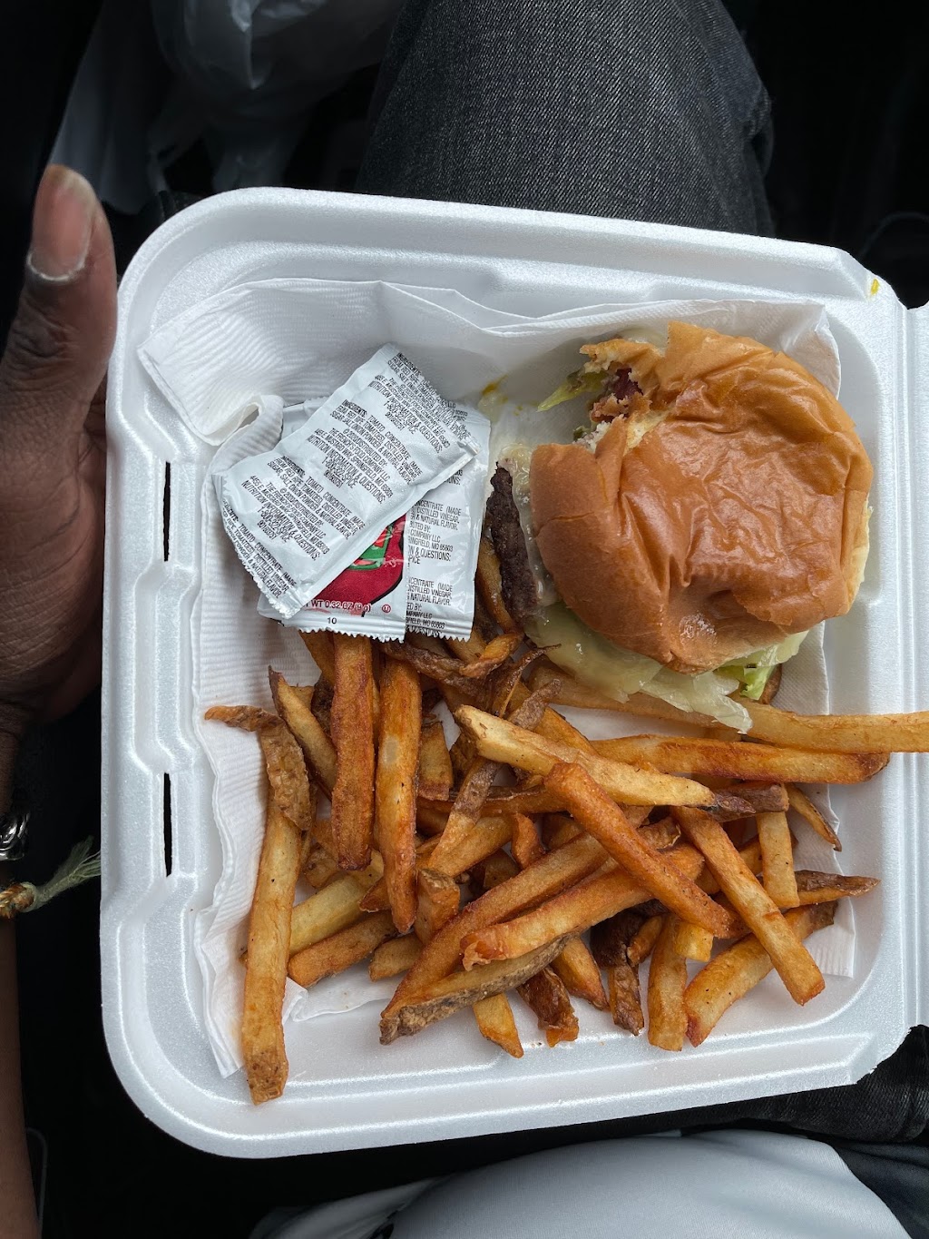 Debras Burgers | restaurant | 3595 N State Hwy 7, Hot Springs Village, AR 71909, USA | 5012090654 OR +1 501-209-0654