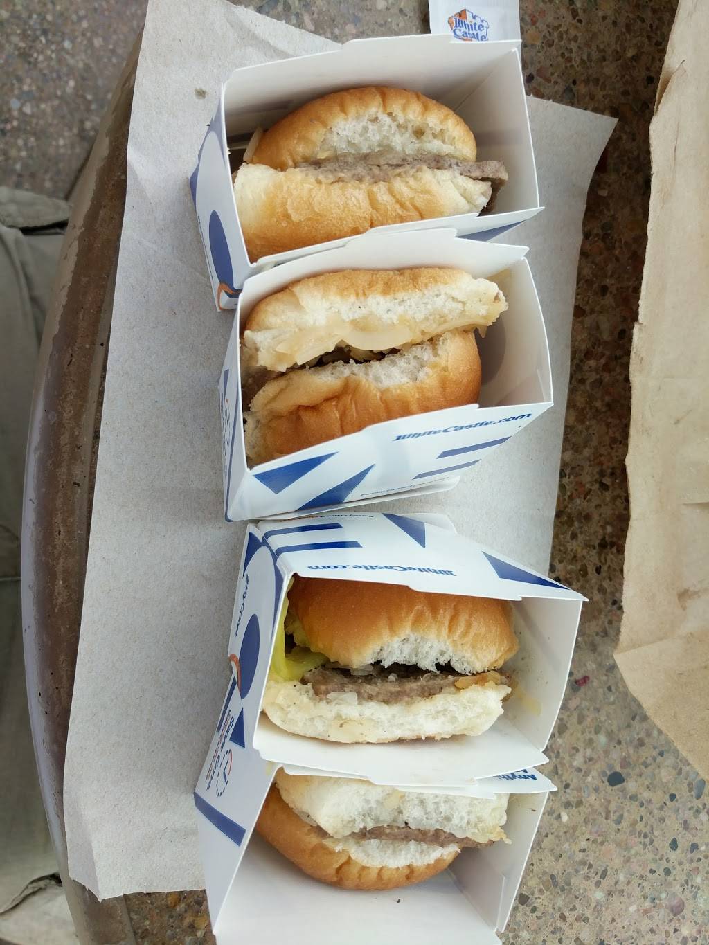 White Castle | restaurant | 2006 N Mulberry St, Elizabethtown, KY 42701, USA | 2707691243 OR +1 270-769-1243