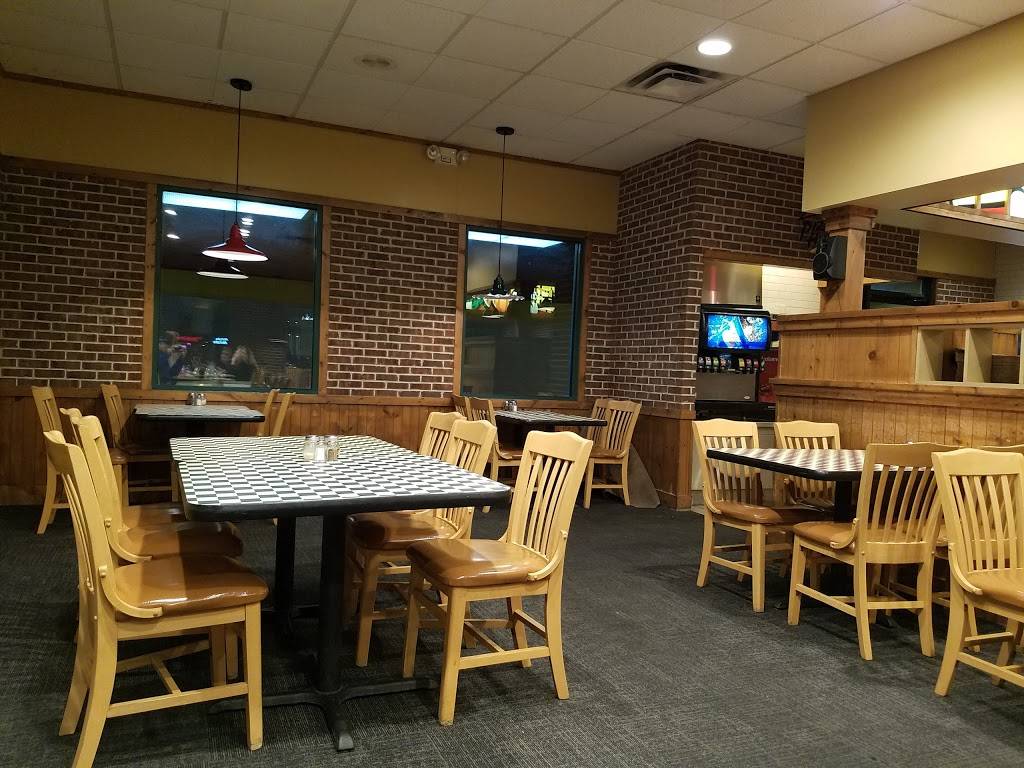 Pizza Hut | meal takeaway | 600 W 23rd St, Lawrence, KS 66046, USA | 7858433000 OR +1 785-843-3000