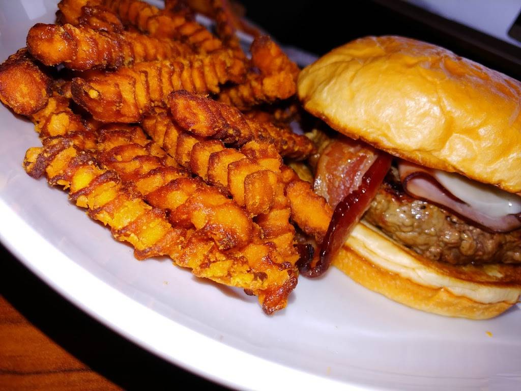 Aubrees Pizzeria & Grill | restaurant | 21775 Pontiac Trail, South Lyon, MI 48178, USA | 2484378000 OR +1 248-437-8000