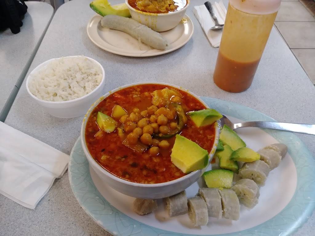 La Caribena | restaurant | 131 Buenaventura Blvd, Kissimmee, FL 34743, USA | 4073444500 OR +1 407-344-4500