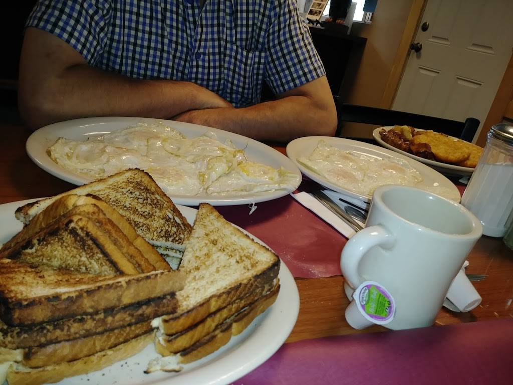 Babes Cafe And Catering | restaurant | 38 1/2 Bedford Street, Cohoes, NY 12047, USA | 5182382271 OR +1 518-238-2271