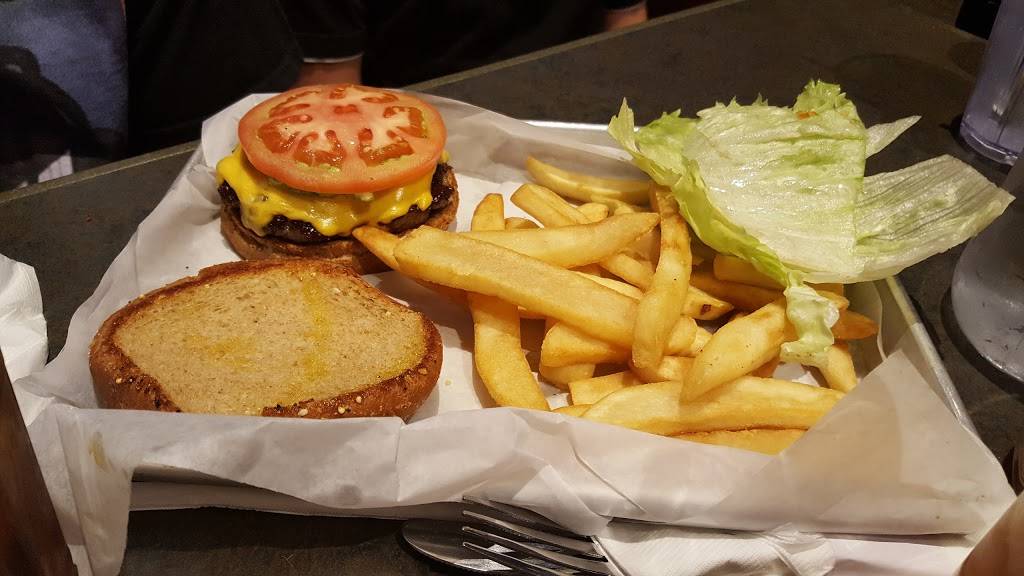 Burgers & Beer | restaurant | 72773 Dinah Shore Dr, Rancho Mirage, CA 92270, USA | 7602024522 OR +1 760-202-4522