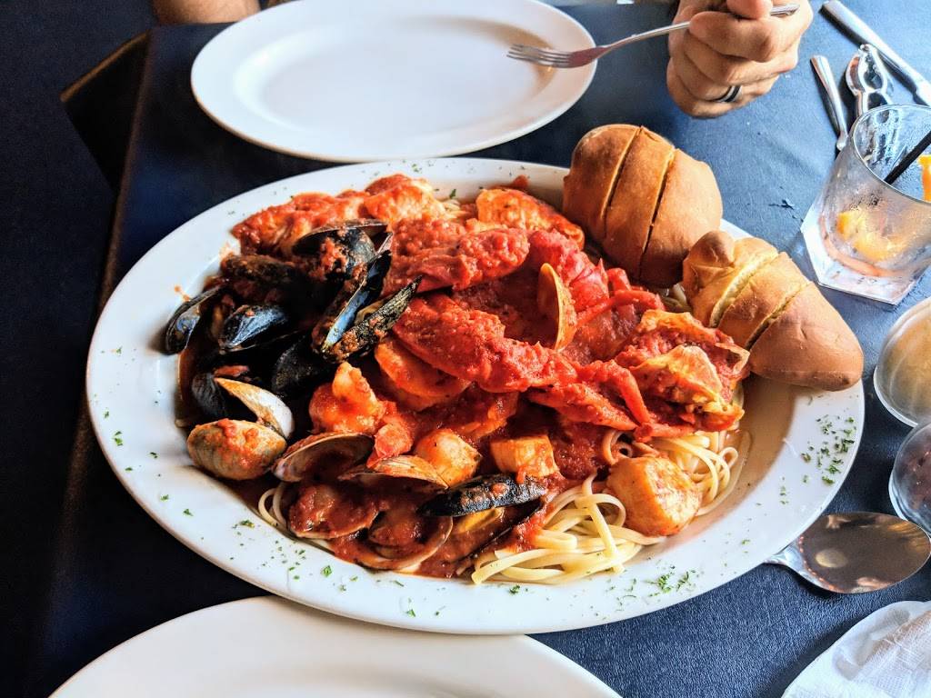 Lobster Trap | restaurant | 2840 West Side Rd, North Conway, NH 03860, USA | 6033565578 OR +1 603-356-5578