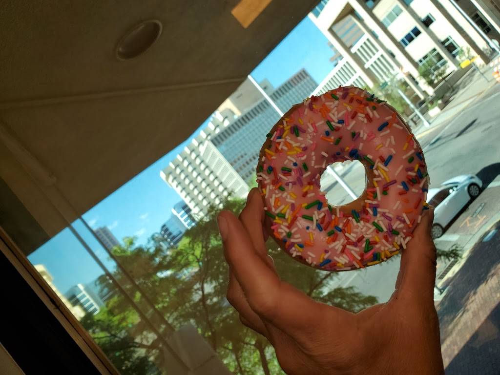 Krispy Kreme | bakery | 2670 Coors Blvd NW, Albuquerque, NM 87120, USA | 5053521212 OR +1 505-352-1212