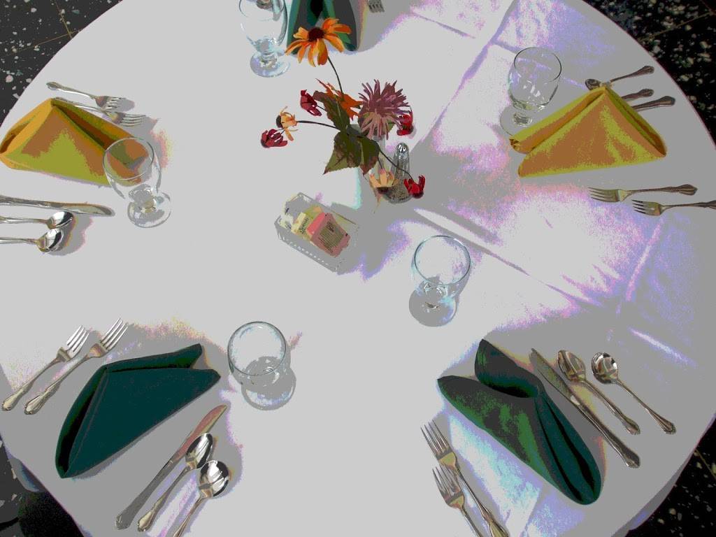 Signatures | restaurant | 2, Alumni Hall, 454 Delhi Dr, Delhi, NY 13753, USA | 6077464351 OR +1 607-746-4351