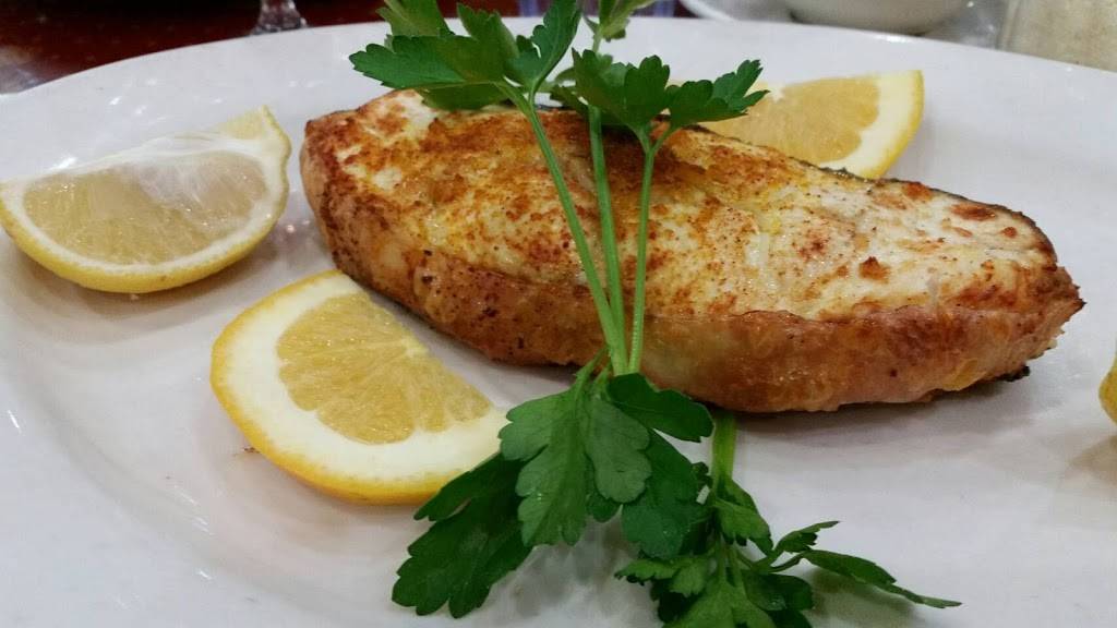 Golden Dolphin Diner | restaurant | 365 Main St, Huntington, NY 11743, USA | 6313519680 OR +1 631-351-9680