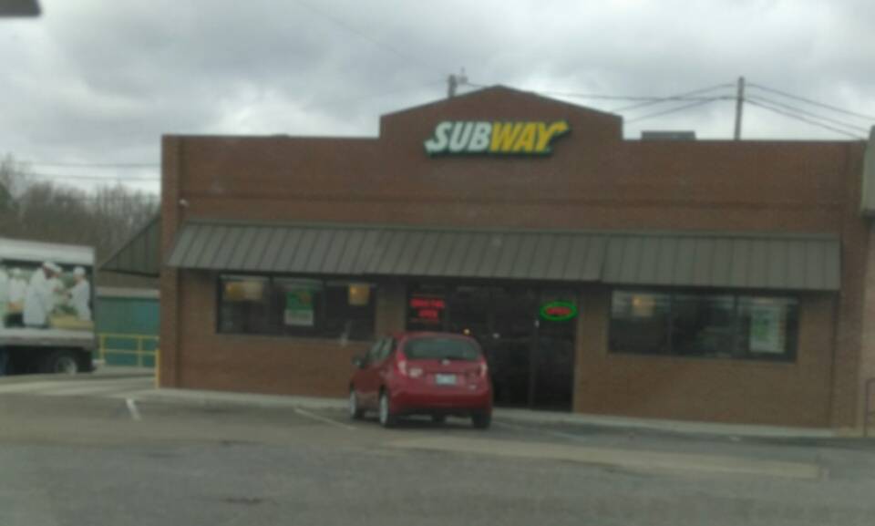 Subway | restaurant | 613 N 2nd St, Booneville, MS 38829, USA | 6627285004 OR +1 662-728-5004