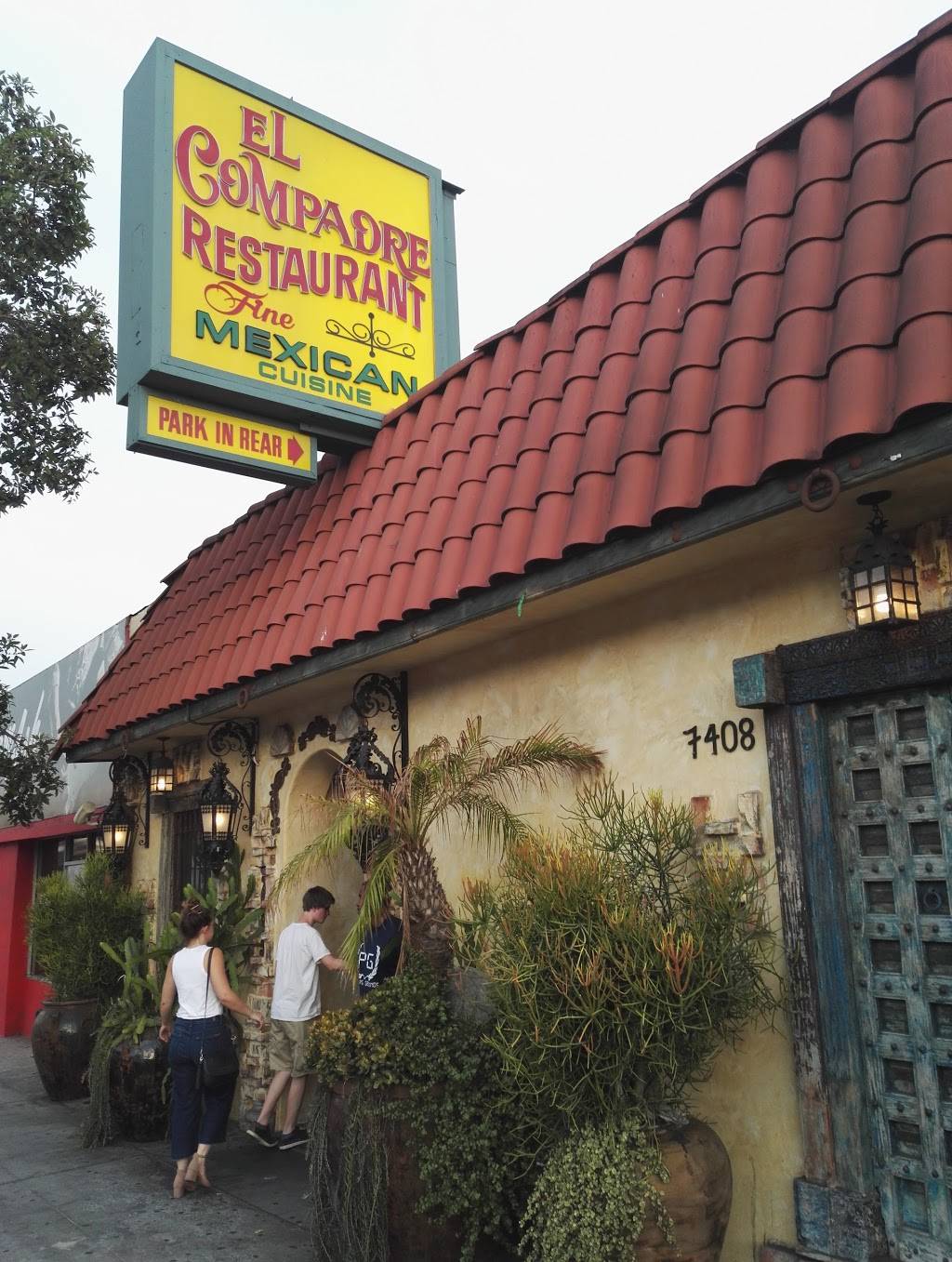 El Compadre | restaurant | 7408 Sunset Blvd, Los Angeles, CA 90046, USA | 3238747924 OR +1 323-874-7924