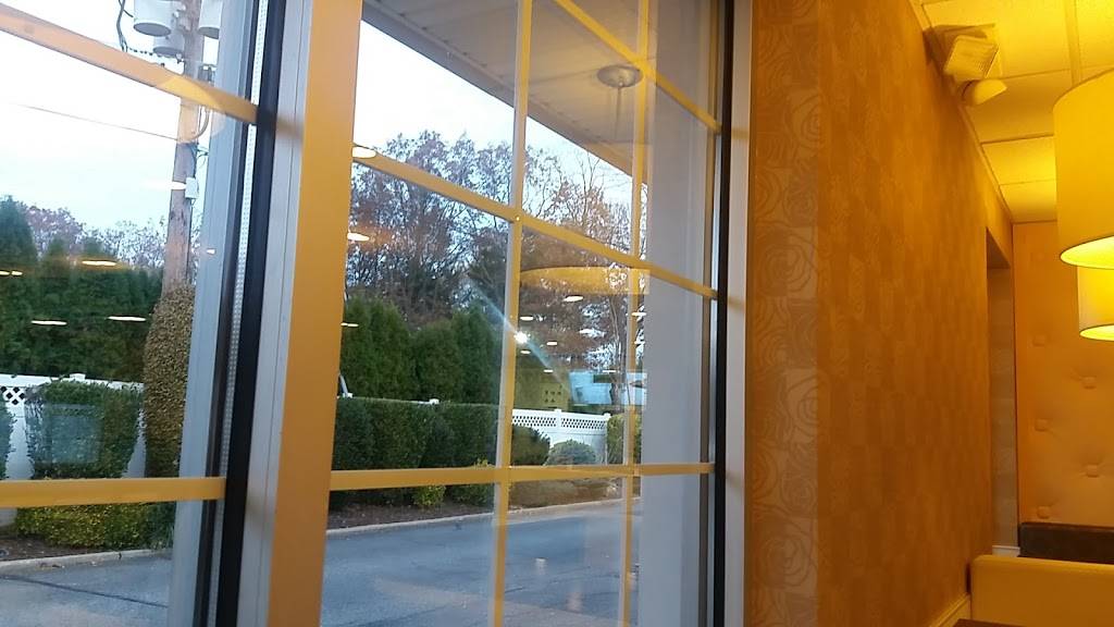 McDonalds | cafe | 2324 Nesconset Hwy, Stony Brook, NY 11790, USA | 6317511617 OR +1 631-751-1617