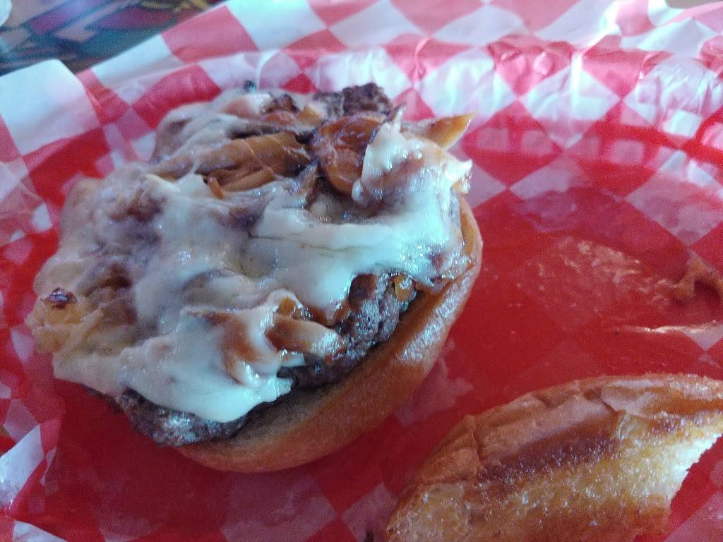 Choo Choo Bar & Grill | restaurant | 5002 E 3rd St, Superior, WI 54880, USA | 7153983788 OR +1 715-398-3788