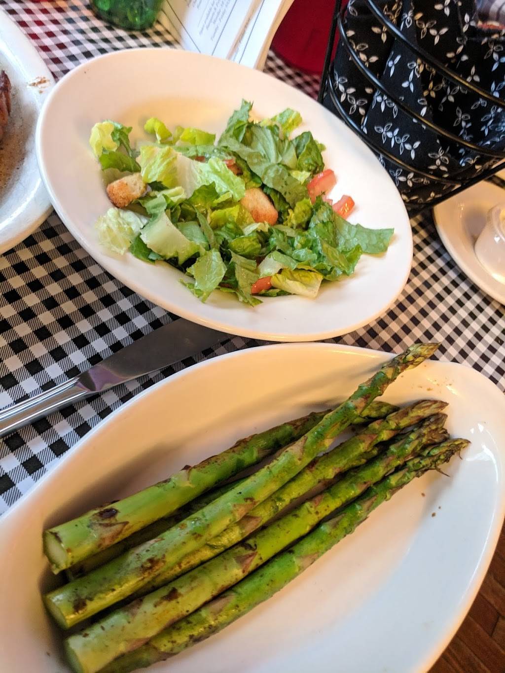 Mama Ts Italian Steakhouse | restaurant | 320 E 4th St, Huntingburg, IN 47542, USA | 8126840126 OR +1 812-684-0126