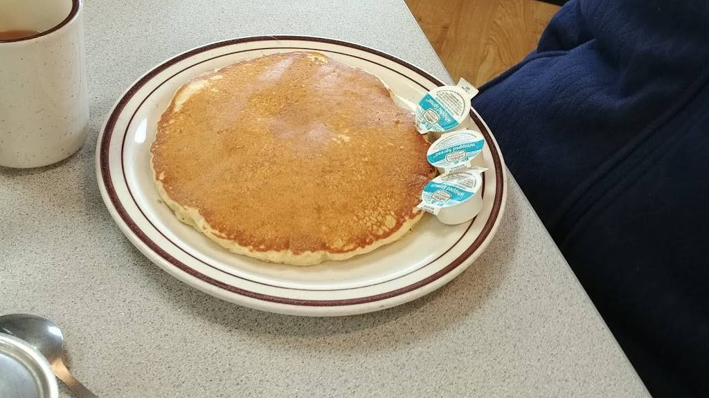 Kountry Kitchen | restaurant | 105 E Main St, Teutopolis, IL 62467, USA | 2178573948 OR +1 217-857-3948