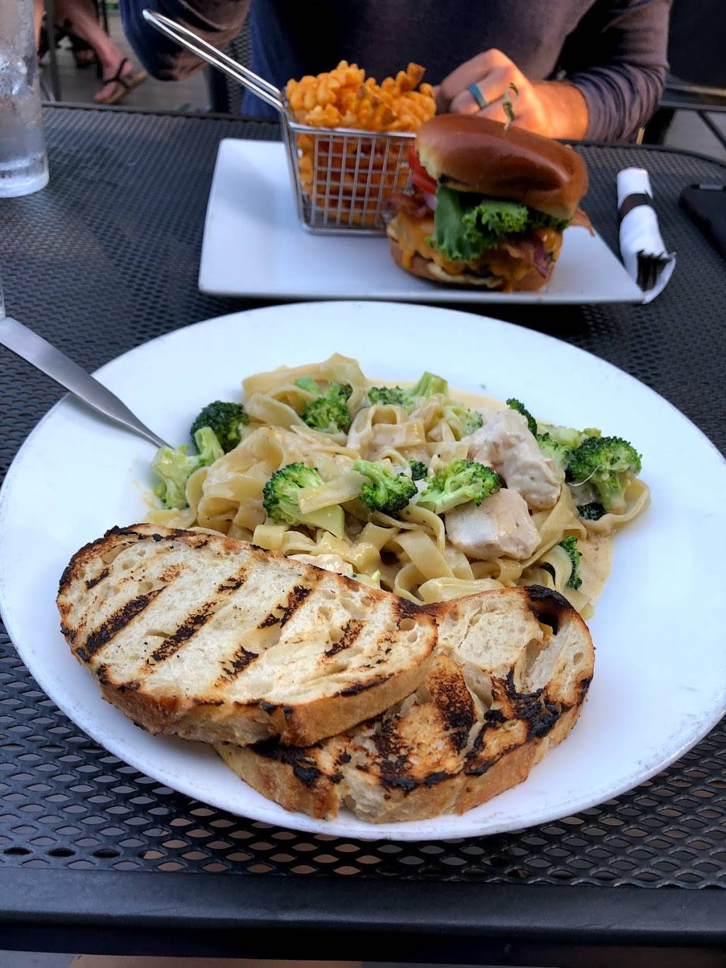 Local Kitchen & Tap | restaurant | 57 State Rd, Kittery, ME 03904, USA | 2074750000 OR +1 207-475-0000