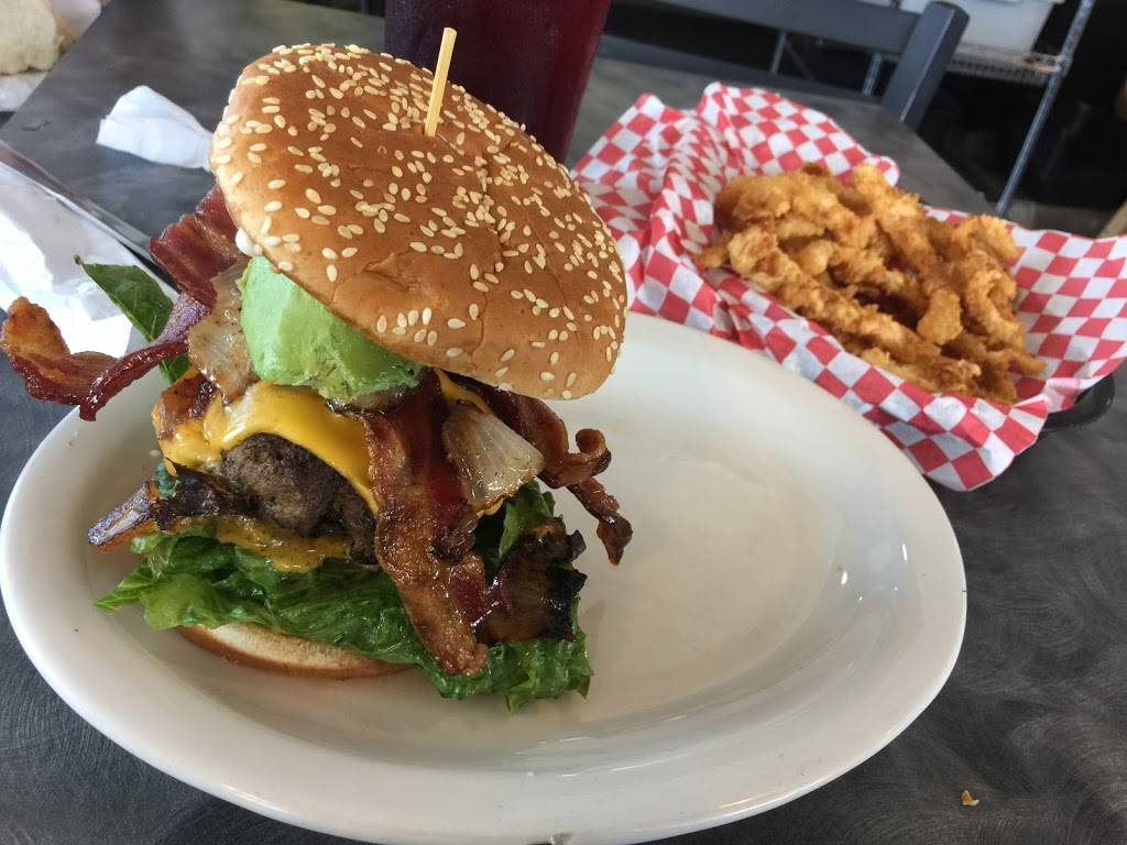 Camaron Pelado Seafood Grill | restaurant | 2918 W Commerce St, San Antonio, TX 78207, USA | 2104346700 OR +1 210-434-6700