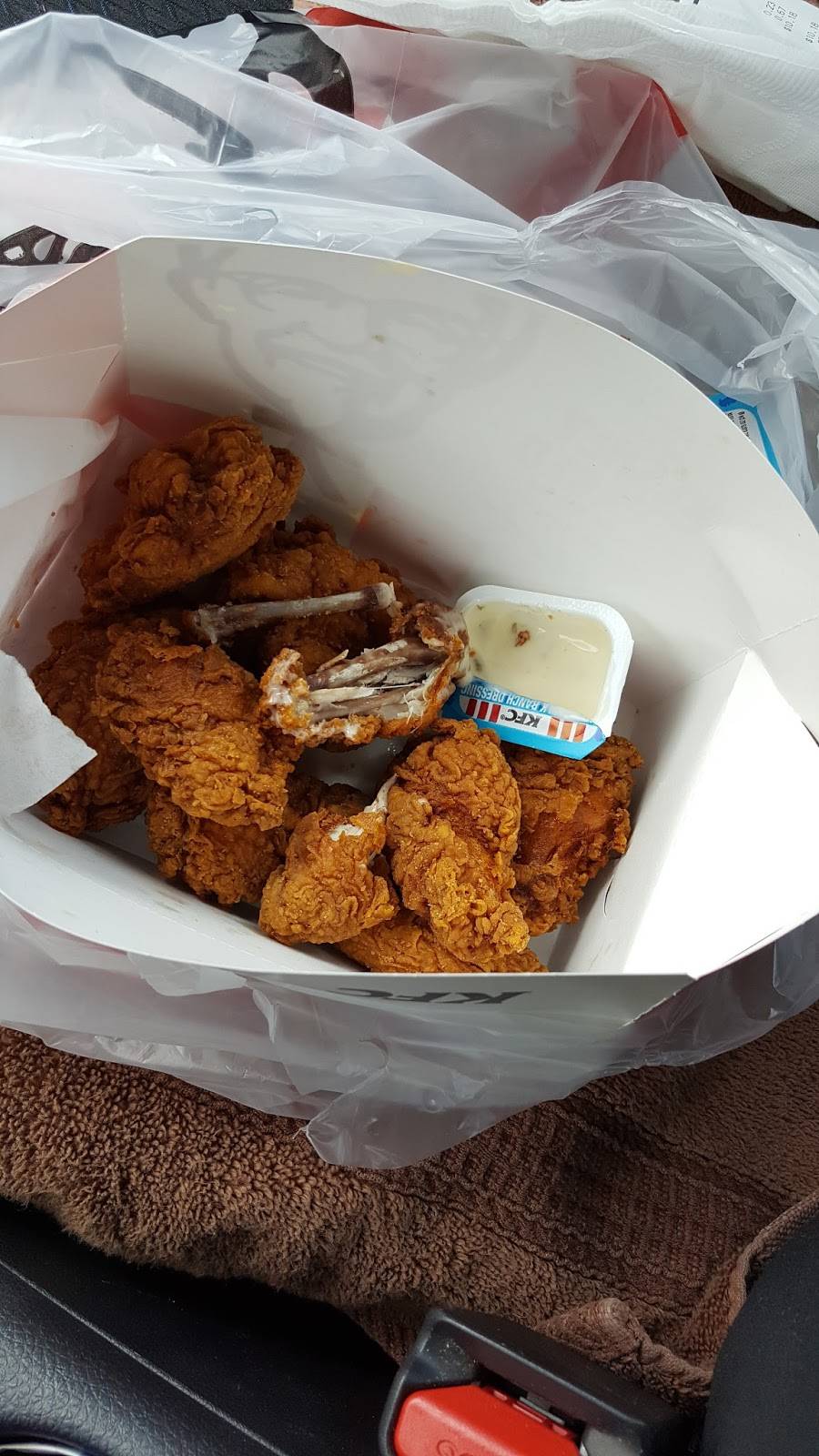 KFC | restaurant | 3949 N 132nd St, Omaha, NE 68164, USA | 4024966550 OR +1 402-496-6550