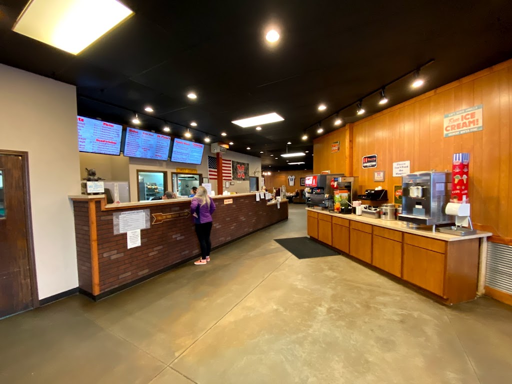 Mom and Dads Bar-B-Que | restaurant | 222 W 42nd St, Kearney, NE 68847, USA | 3082344696 OR +1 308-234-4696