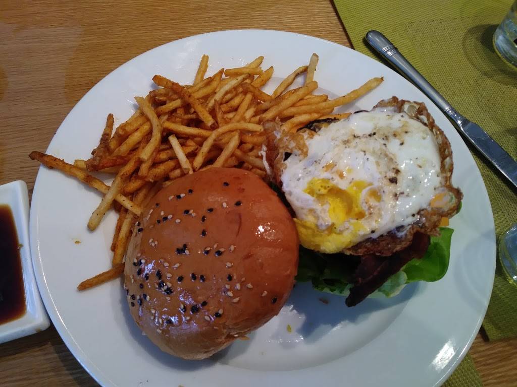 H2O | restaurant | 166 W Main St, East Islip, NY 11730, USA | 6312774800 OR +1 631-277-4800