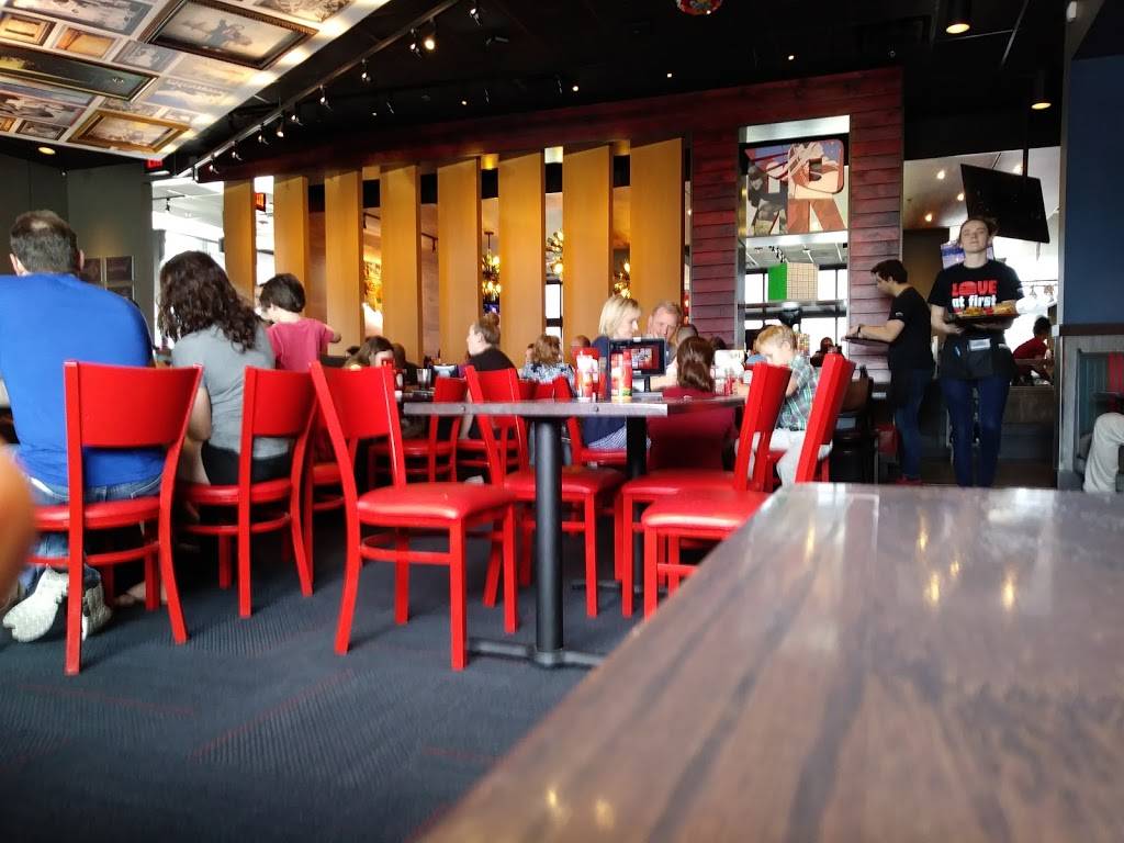 Red Robin Gourmet Burgers and Brews | restaurant | 4586 Town Center Pkwy, Jacksonville, FL 32246, USA | 9047132300 OR +1 904-713-2300