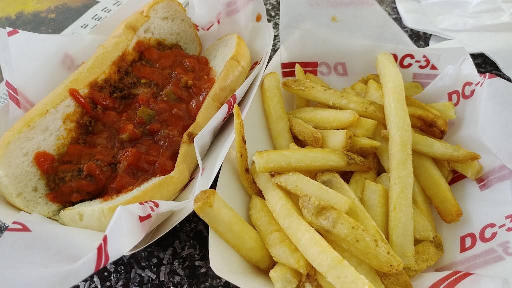 DC-3 Hot Dog Joint | restaurant | 1 Saarinen Cir, Dulles, VA 20166, USA | 7036610425 OR +1 703-661-0425