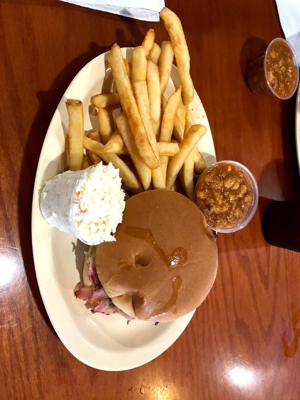 Bar-B-Q Bills | restaurant | 1901 N Young Blvd, Chiefland, FL 32626, USA | 3524934444 OR +1 352-493-4444