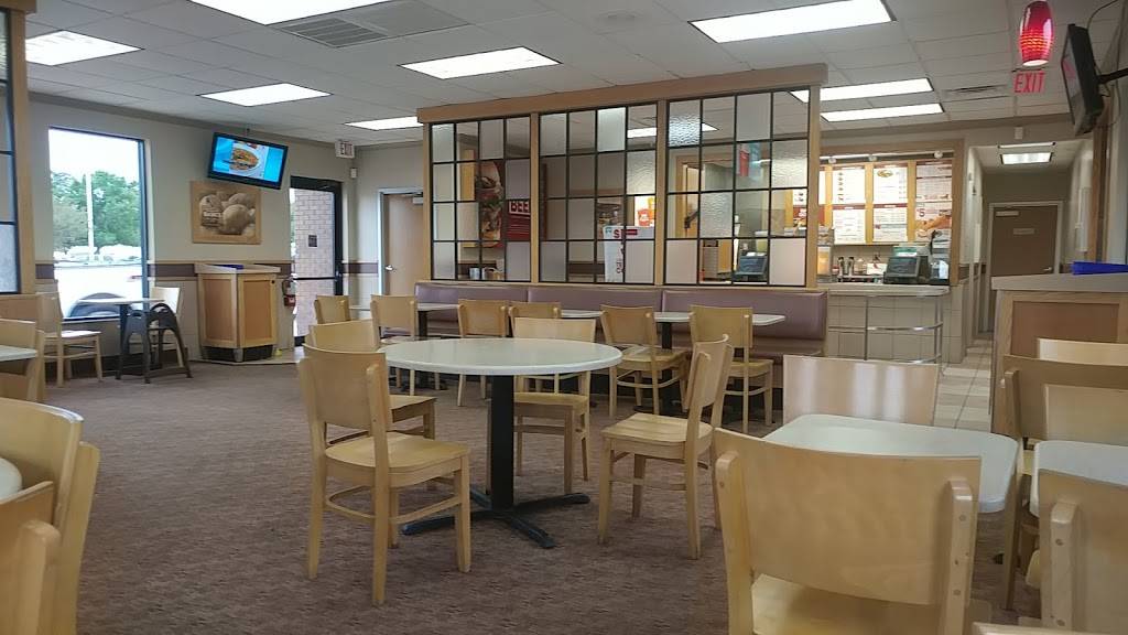 Wendys | restaurant | 963 N Beach St, Fort Worth, TX 76111, USA | 8178383444 OR +1 817-838-3444