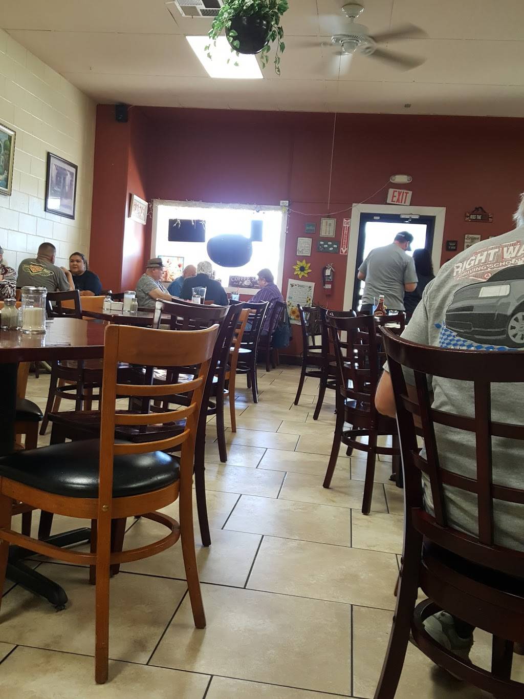 Irenes Burger Cafe | cafe | 2067 E Palmdale Blvd, Palmdale, CA 93550, USA | 6612672577 OR +1 661-267-2577