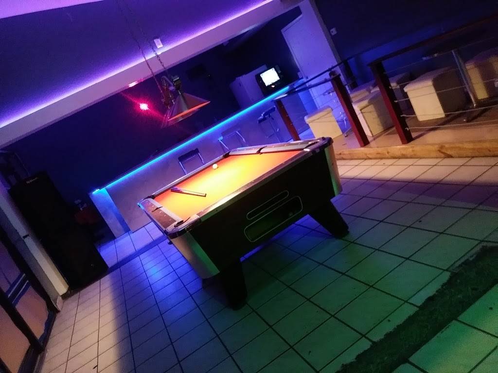 JRs Social Club | restaurant | 608 E Vine St, Kissimmee, FL 34744, USA | 4074860011 OR +1 407-486-0011