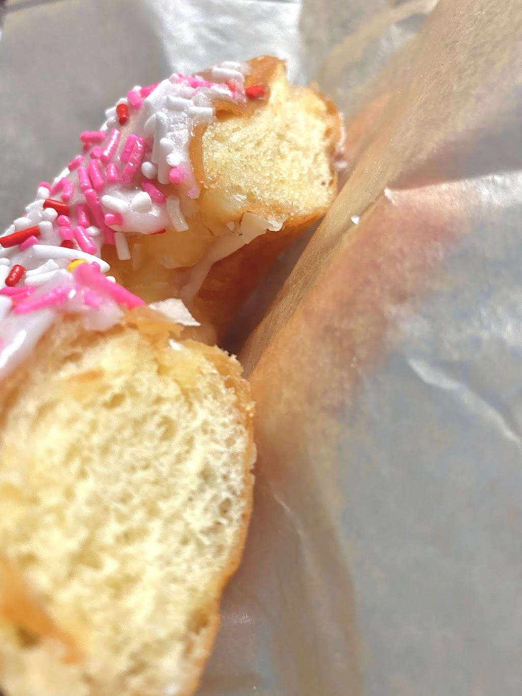 Donut Queen | bakery | 1431 W Arrow Hwy, San Dimas, CA 91773, USA | 9095923010 OR +1 909-592-3010