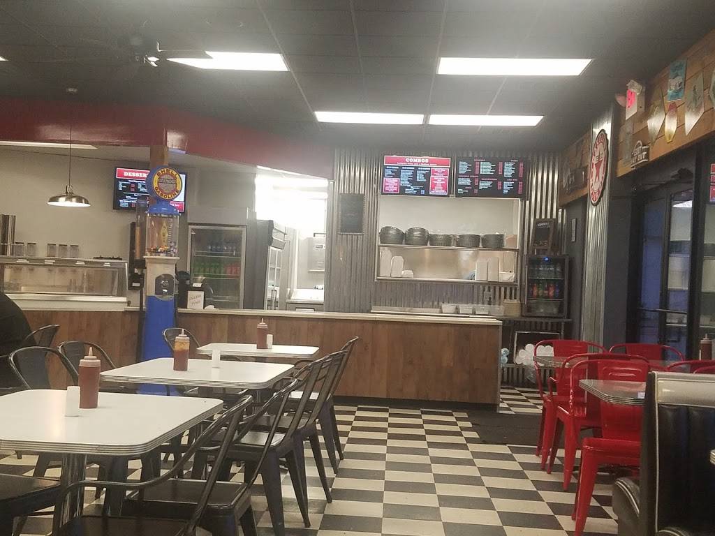 The Burger Garage & Ice Cream Shop | restaurant | 101 North Old, US-81, Hesston, KS 67062, USA | 3162833000 OR +1 316-283-3000