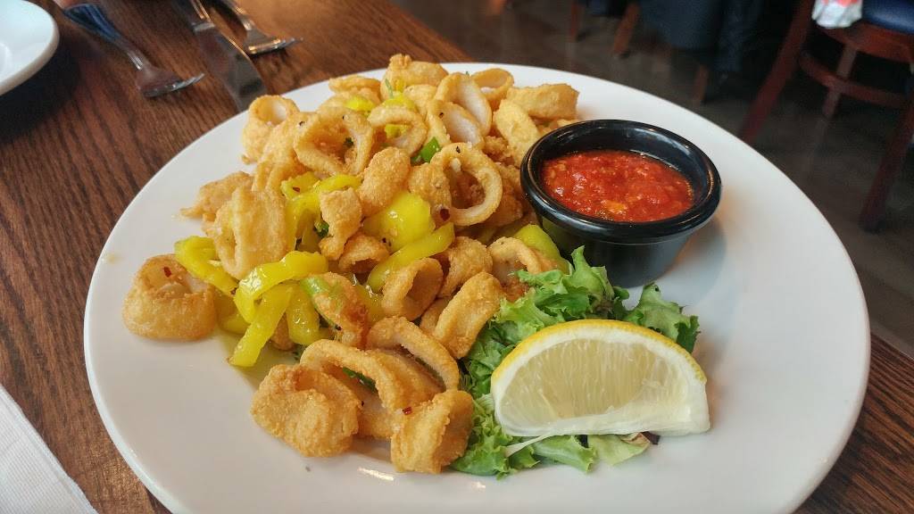 The Cove Restaurant & Marina | restaurant | 392 Davol St, Fall River, MA 02720, USA | 5086724540 OR +1 508-672-4540