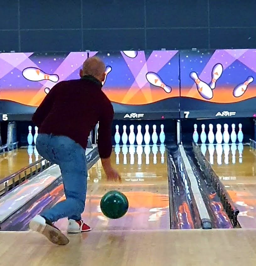 Bowlero Lynnhaven | restaurant | 2601 Lishelle Pl, Virginia Beach, VA 23452, USA | 7574681000 OR +1 757-468-1000