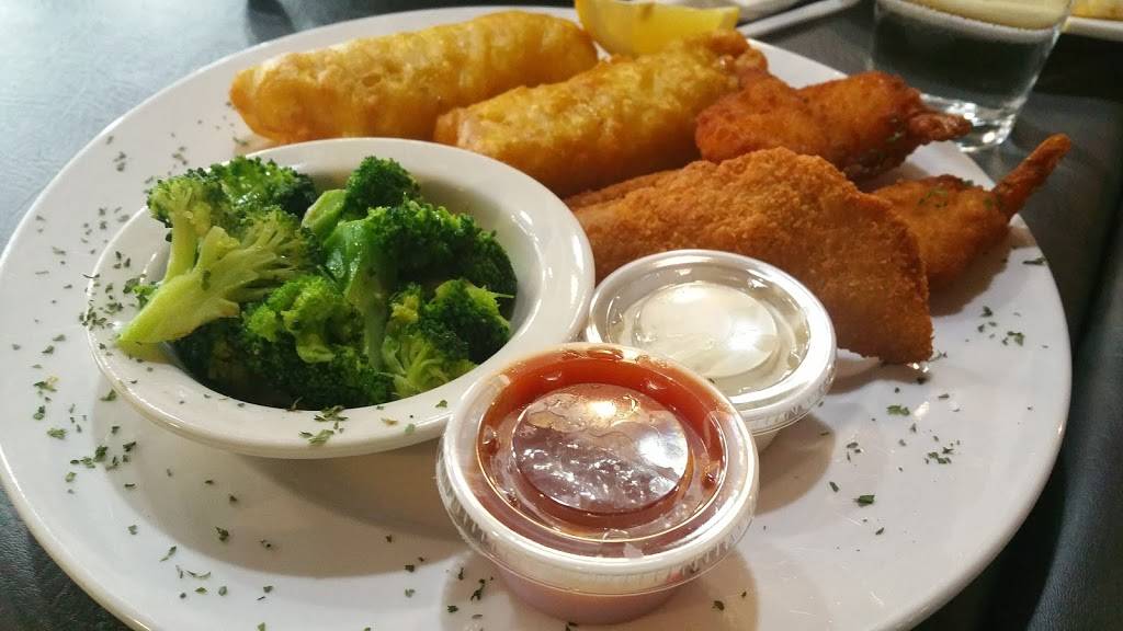 Avia Family Dining | restaurant | 111 S Saginaw St, Holly, MI 48442, USA | 2483825460 OR +1 248-382-5460