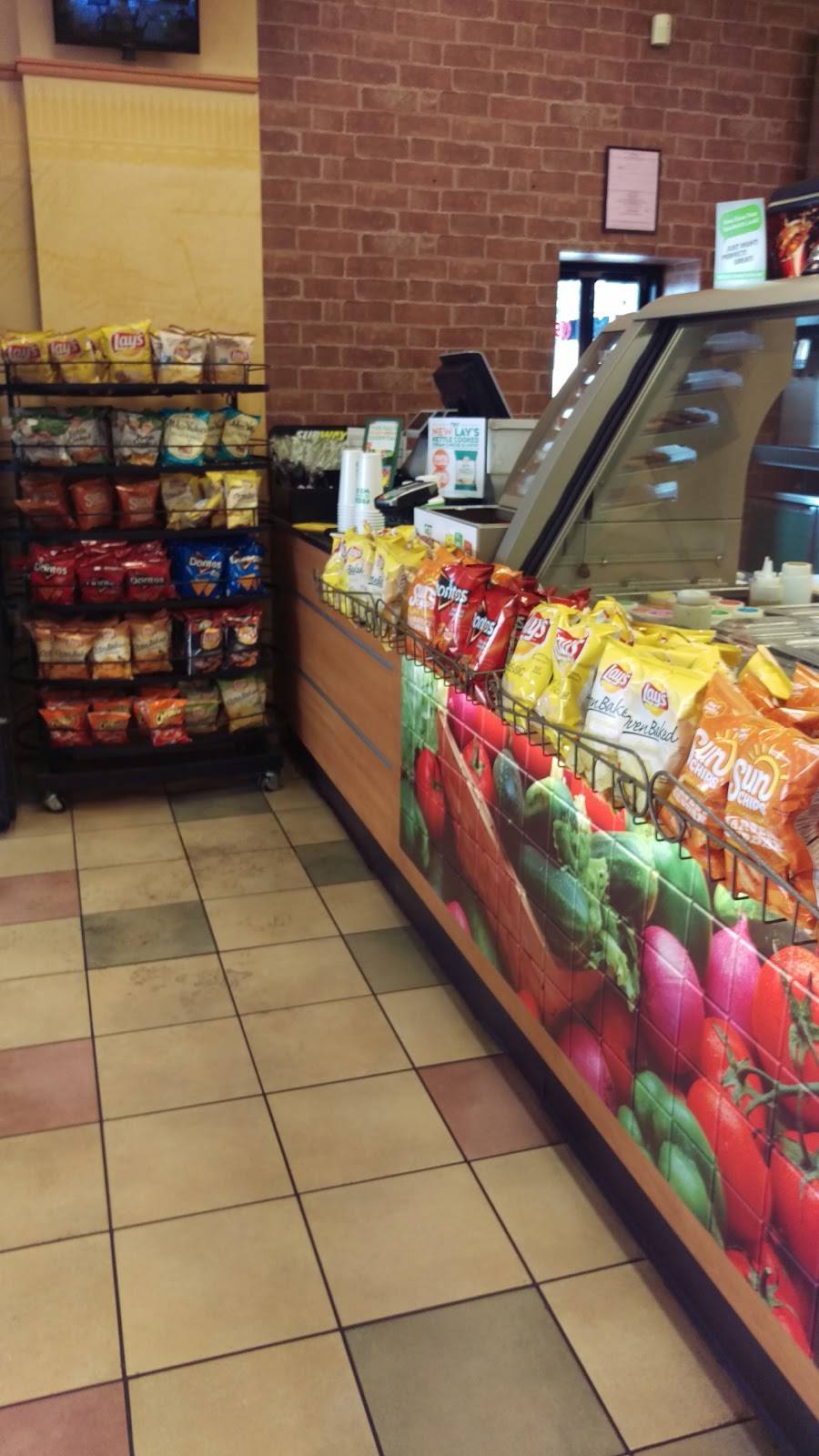 Subway | meal takeaway | 4900 E Pawnee St Suite 102, Wichita, KS 67218, USA | 3166832222 OR +1 316-683-2222