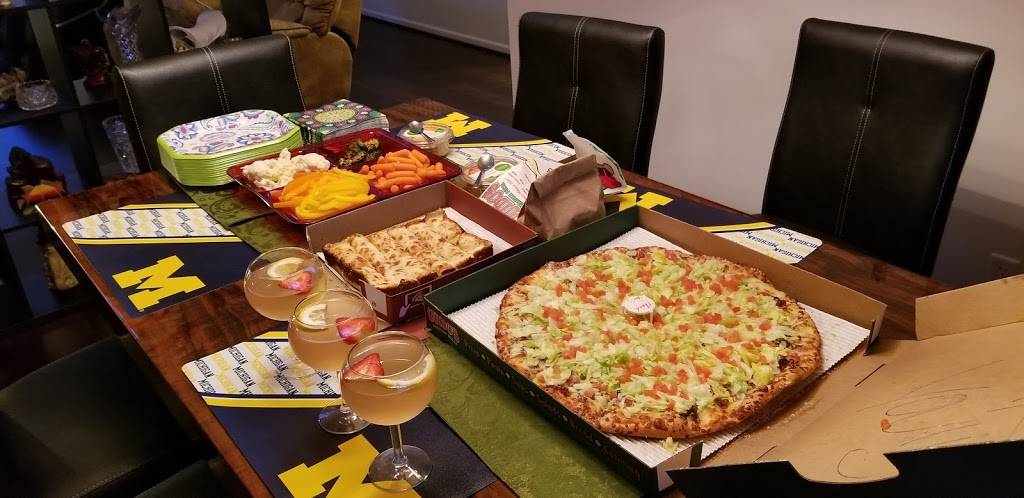 Guidos Premium Pizza Grand Blanc | restaurant | 545 E Grand Blanc Rd Suite 7, Grand Blanc, MI 48439, USA | 8106956000 OR +1 810-695-6000