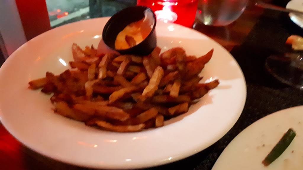 Charbois Rouge | restaurant | 1970 Rue Léonard-de-Vinci, Sainte-Julie, QC J3E 1Y8, Canada | 4509224400 OR +1 450-922-4400