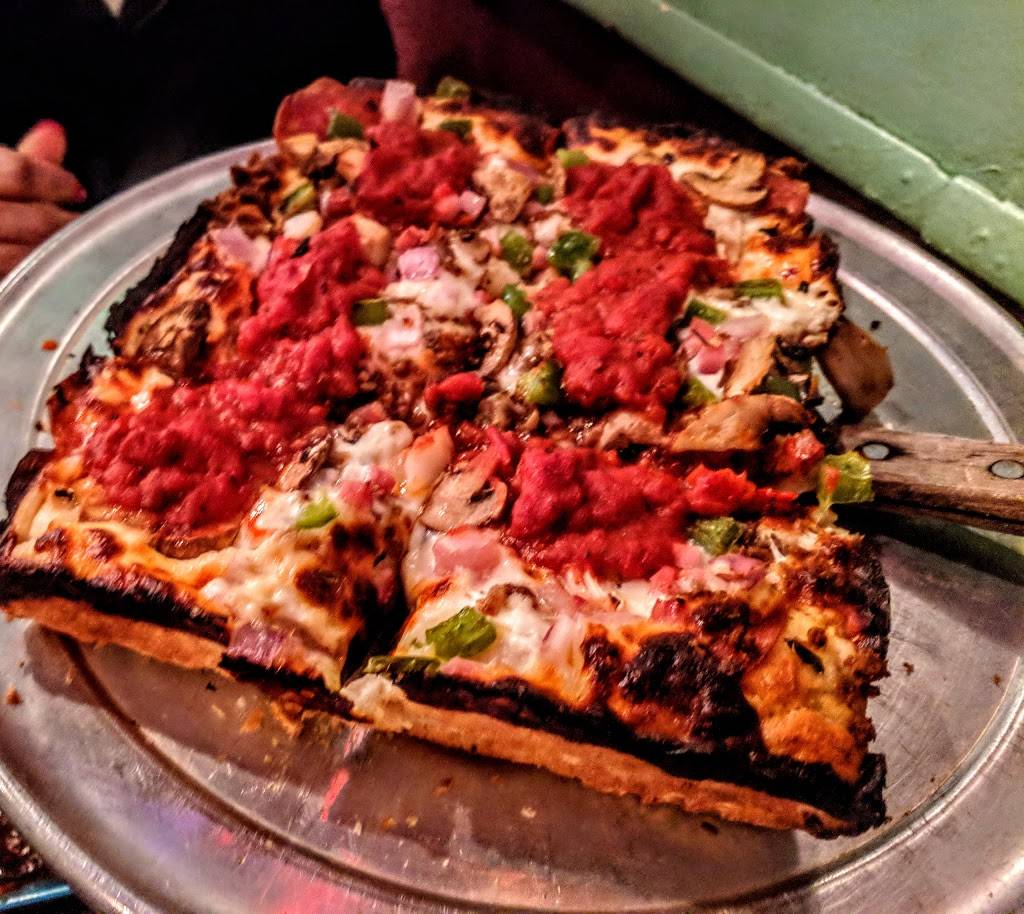 CJs Italian Restaurant | restaurant | 405 Mallery St, St Simons, GA 31522, USA | 9126342711 OR +1 912-634-2711