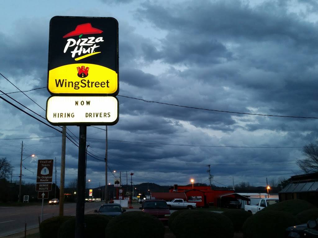 Pizza Hut | meal takeaway | 1653 W College St Suite 6, Pulaski, TN 38478, USA | 9313637496 OR +1 931-363-7496